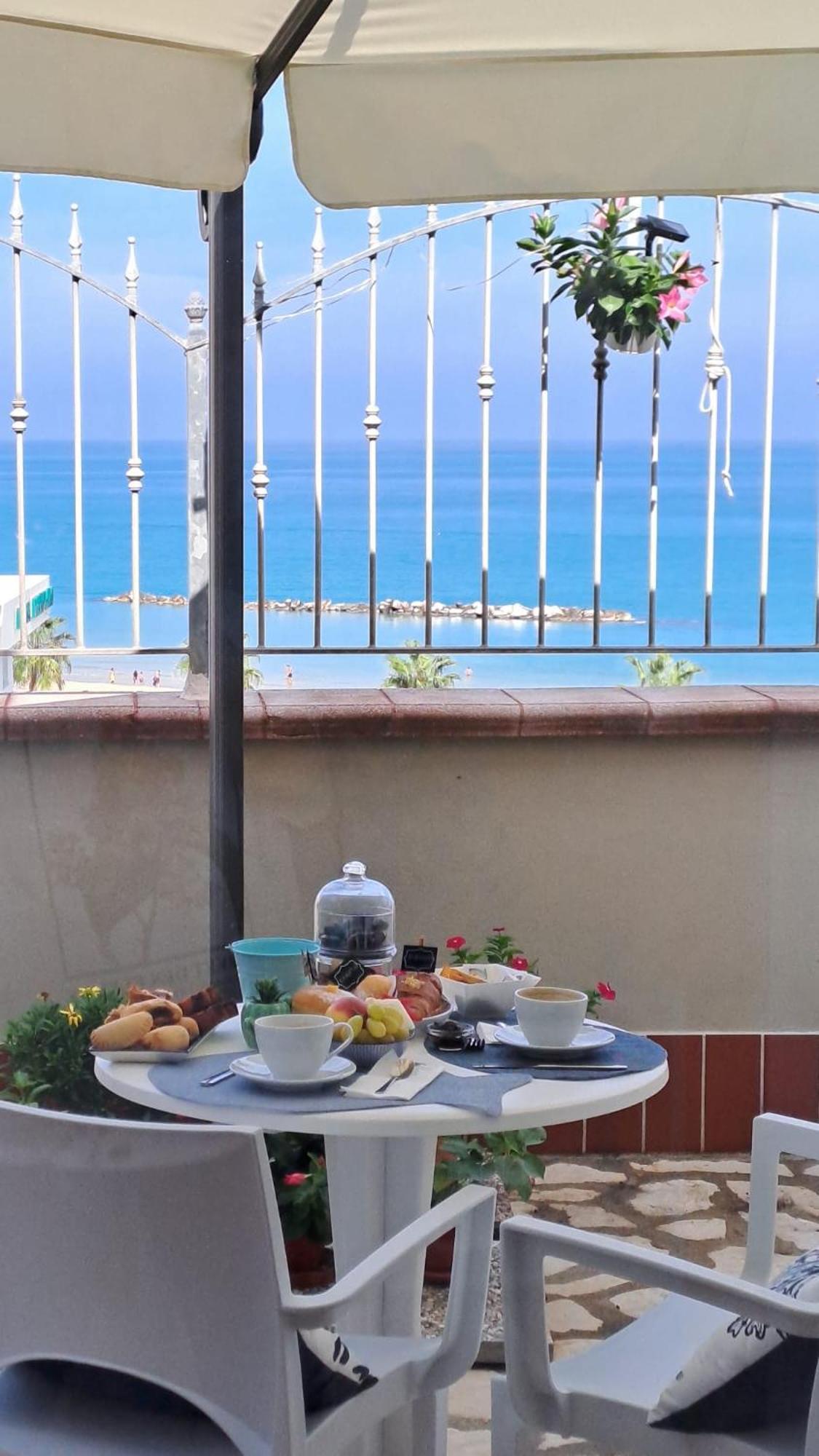 Tramonto Sul Mare Bed & Breakfast Termoli Ngoại thất bức ảnh