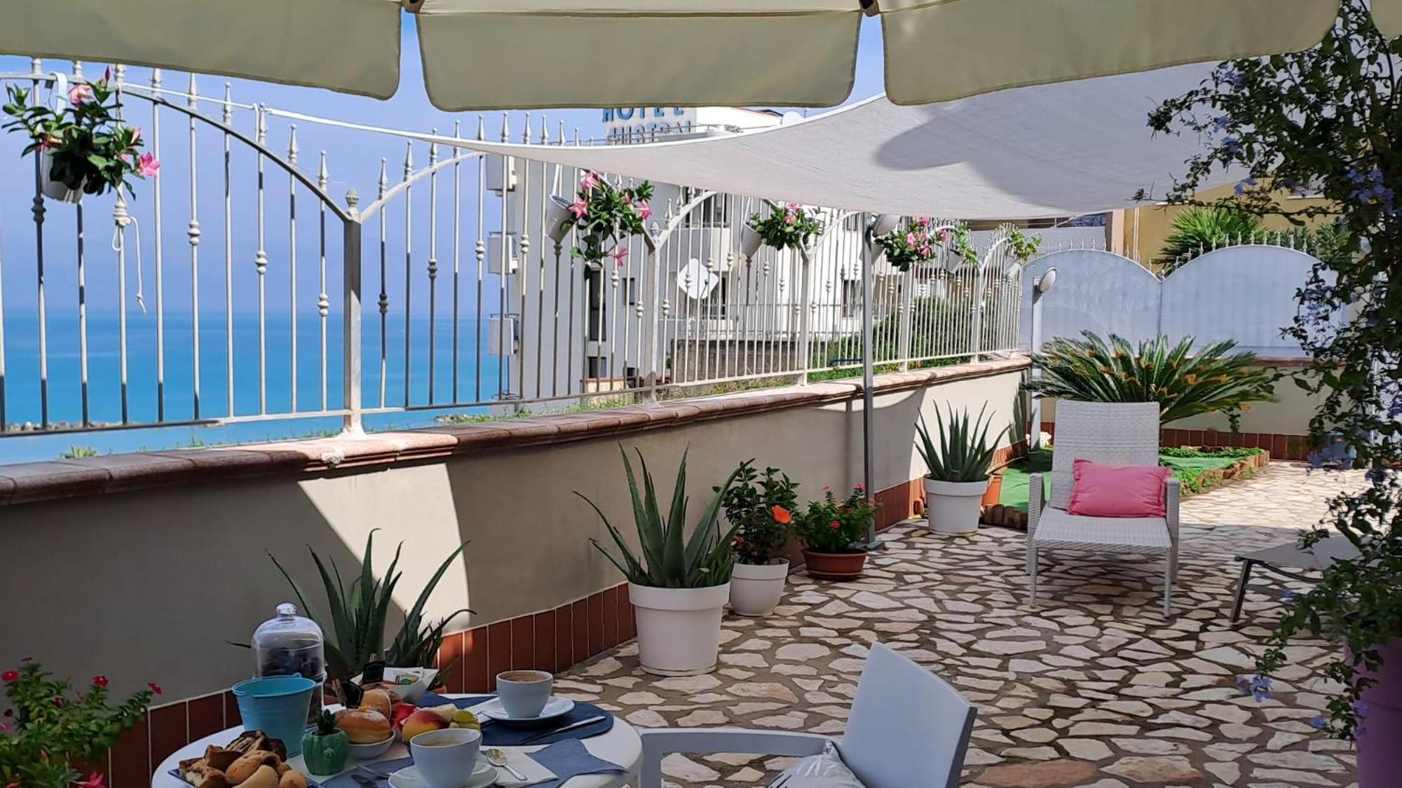 Tramonto Sul Mare Bed & Breakfast Termoli Ngoại thất bức ảnh
